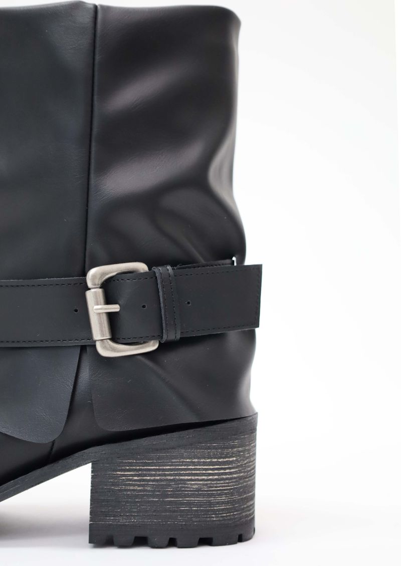 Simple Cover Mid Boots