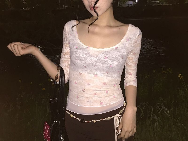 Vintage Rosy Lace T