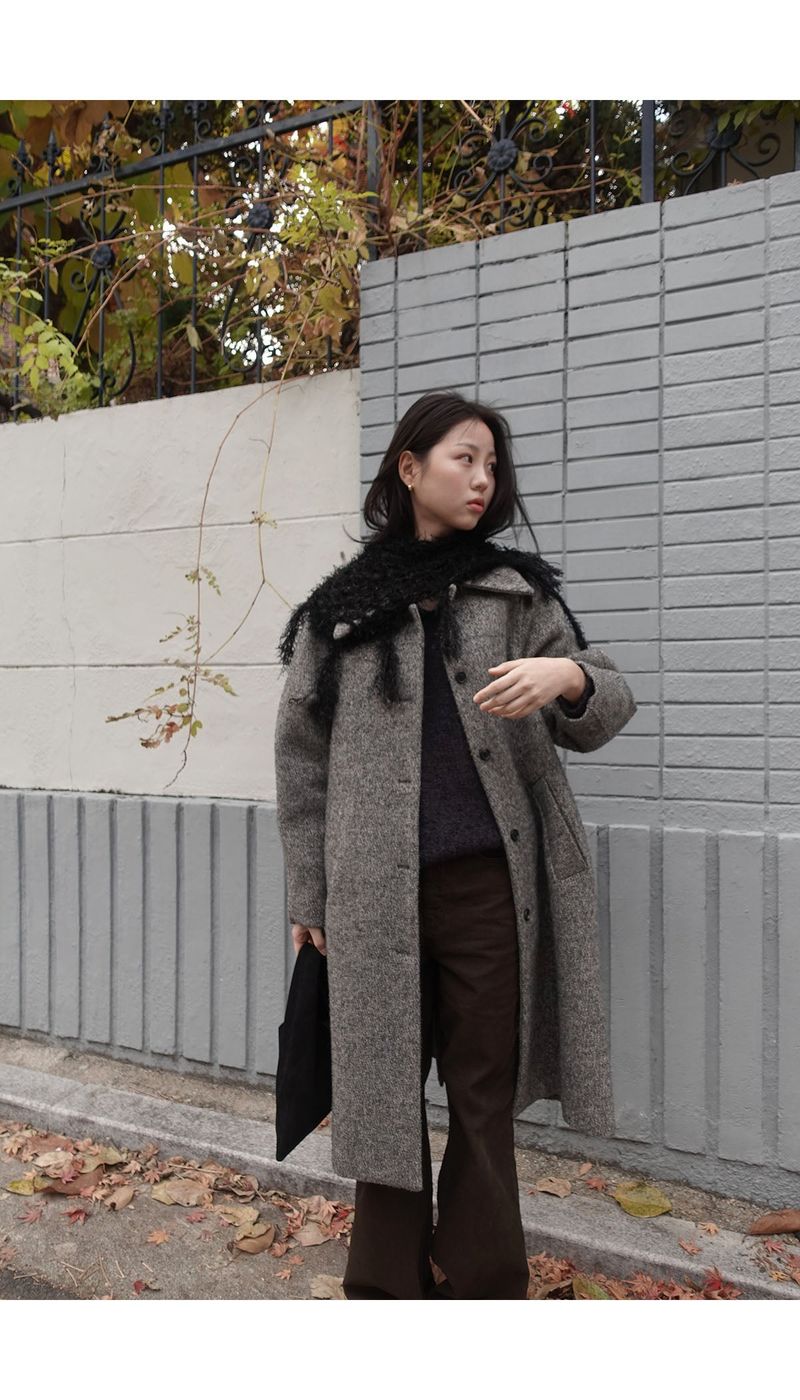 Grain collar raglan coat