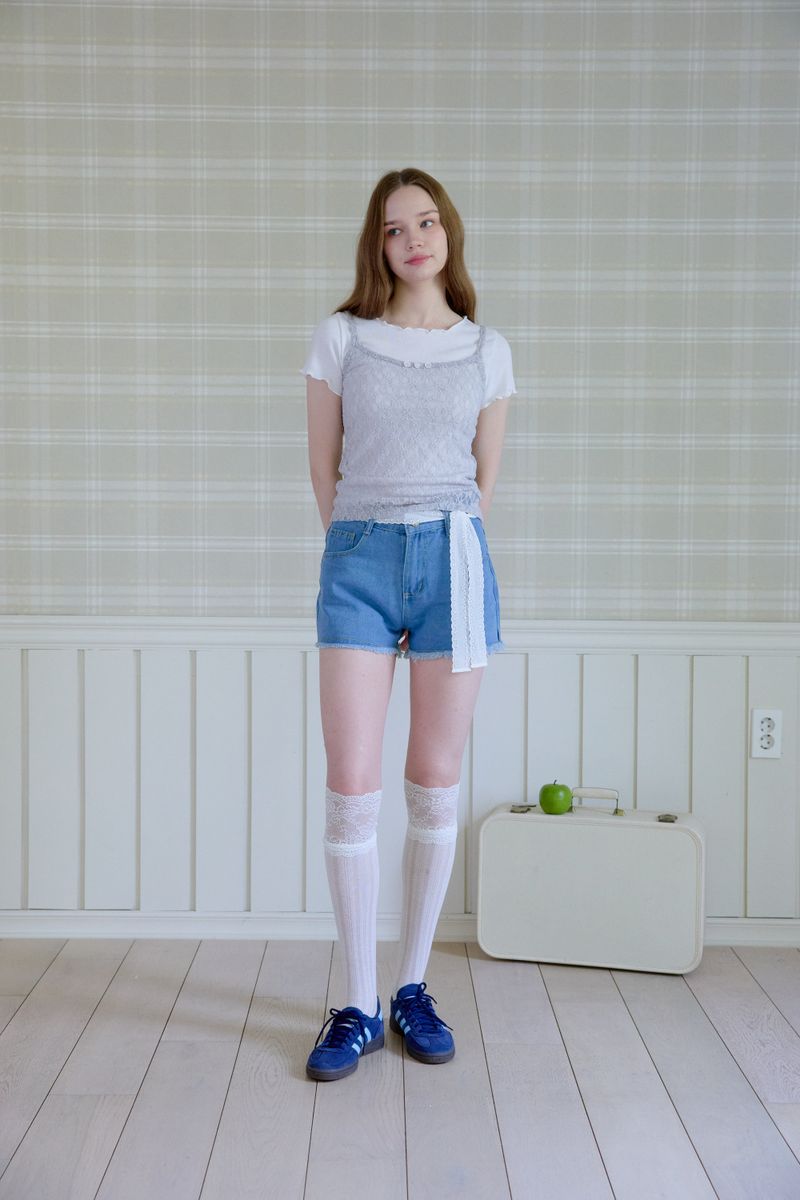 PINK PINEAPPLE（ピンクパイナップル）の「MUSE FLOWER LACE TOP（Tops）」