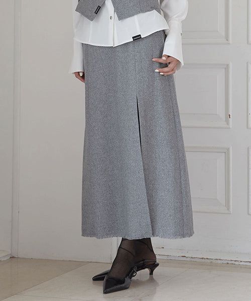 ZIZEMUSEUM(ジゼミュージアム)の「BUCKLE FRINGE LONG SKIRT (GRAY)(Skirts)」