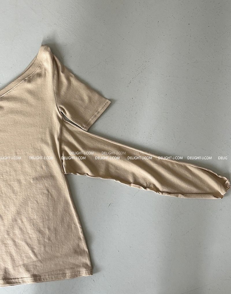 an unbalanced knot long T-shirt