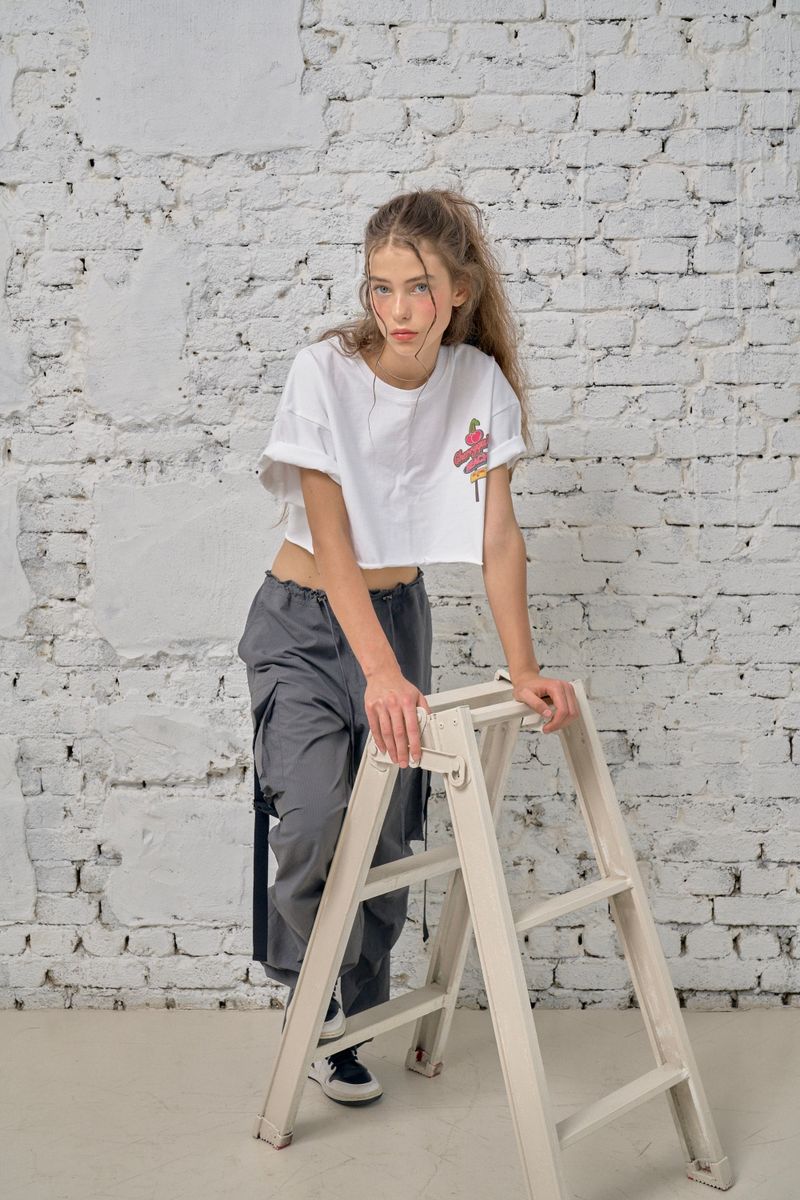 CHERRY BEAR CROP T (WHITE)