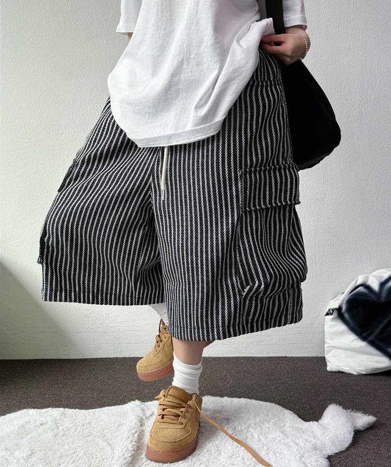 STRIPE CARGO BALLOON BERMUDA 💙🖤🤍2COLOR