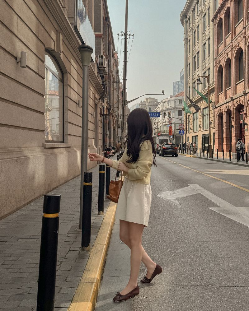 Atoni Flat Shoes