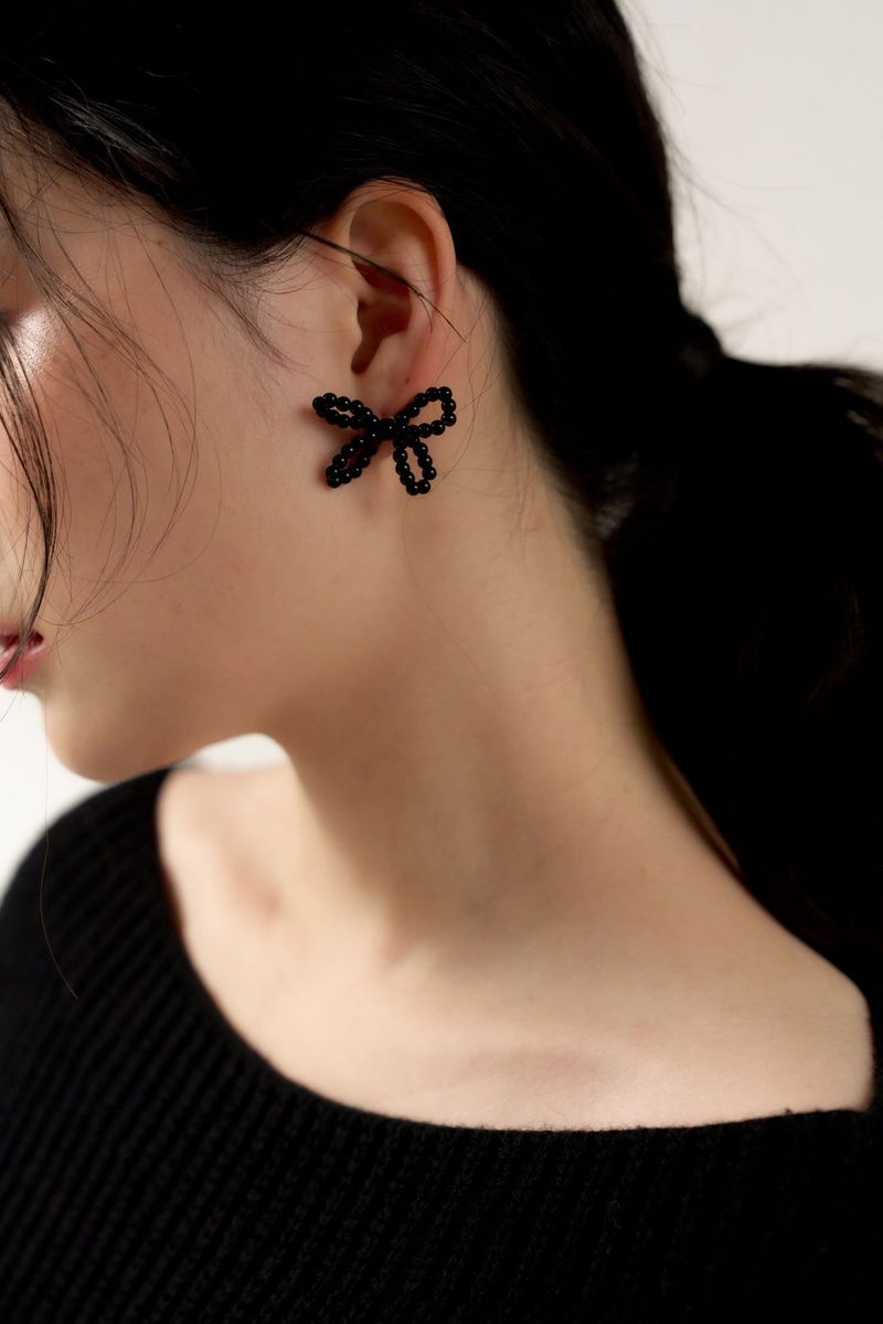 pearl navi earring - black