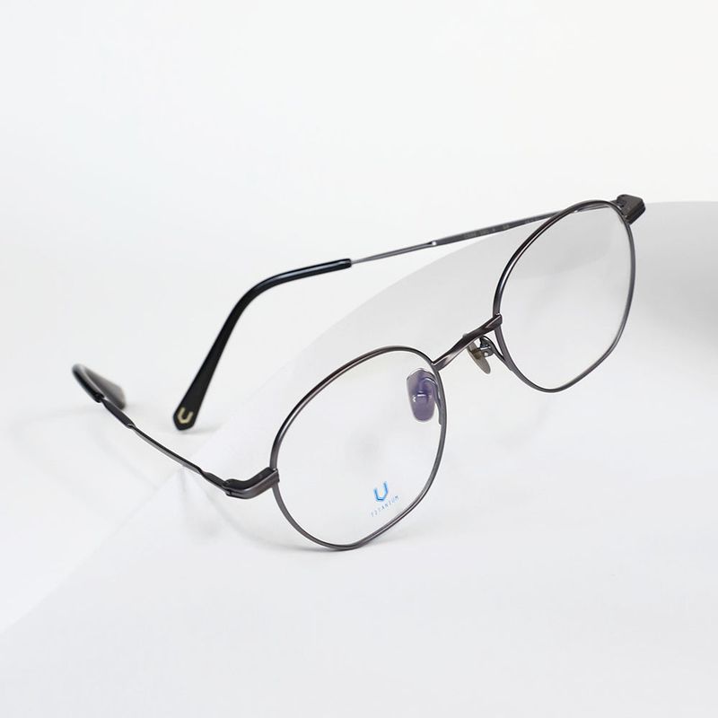 Knouun Round titanium glasses CODE. 101. A Black