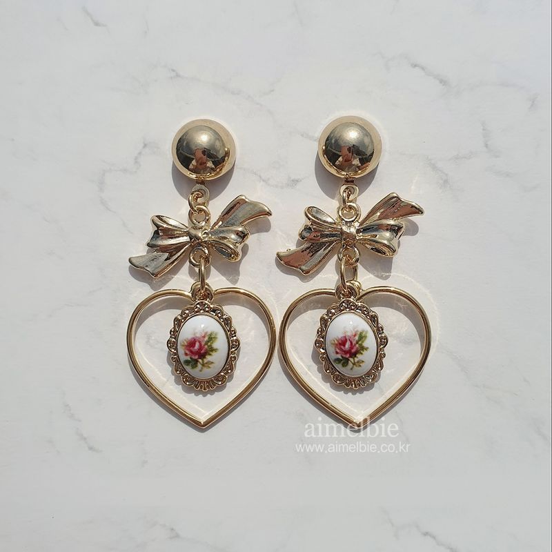 Vintage Rose Garden Earring - Heart Version