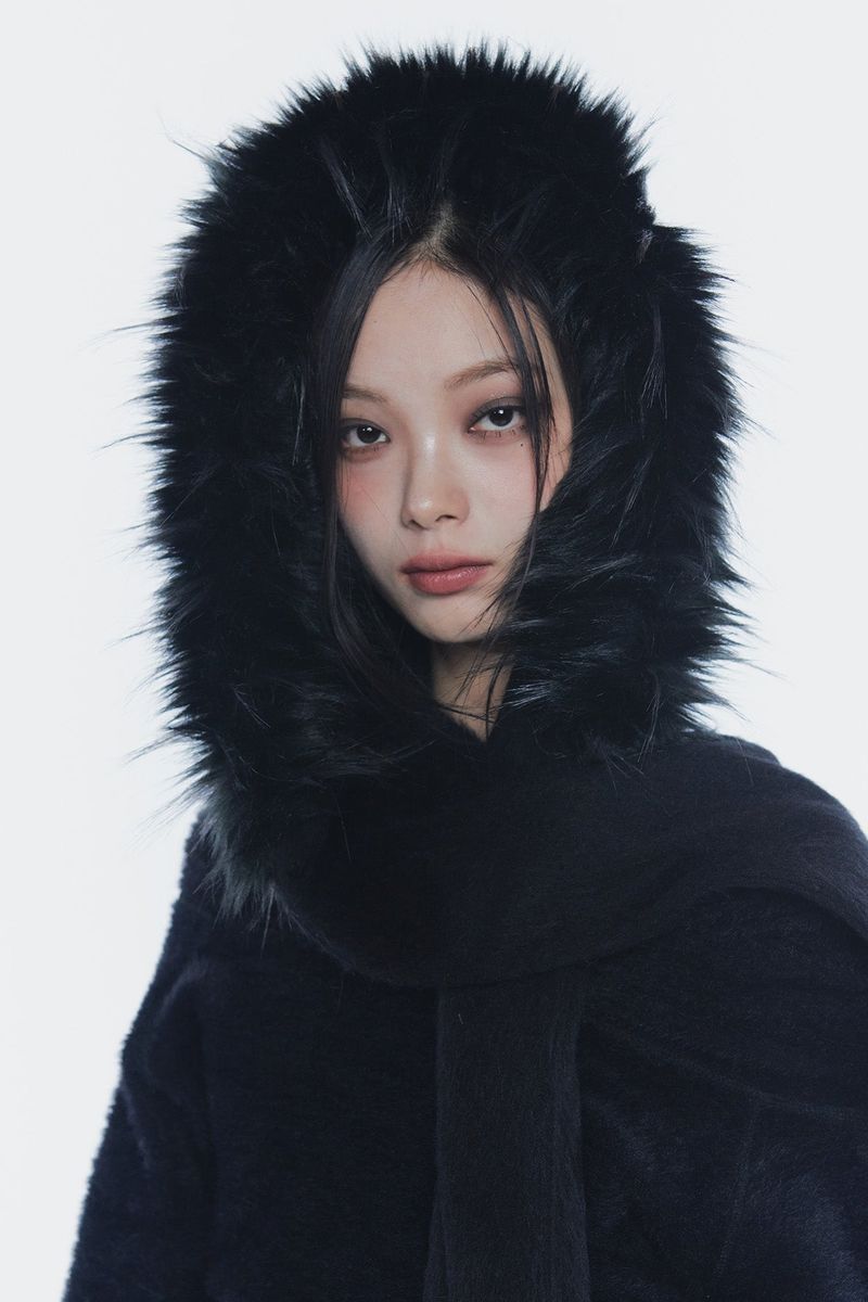CARRIE HOODED MUFFLER black