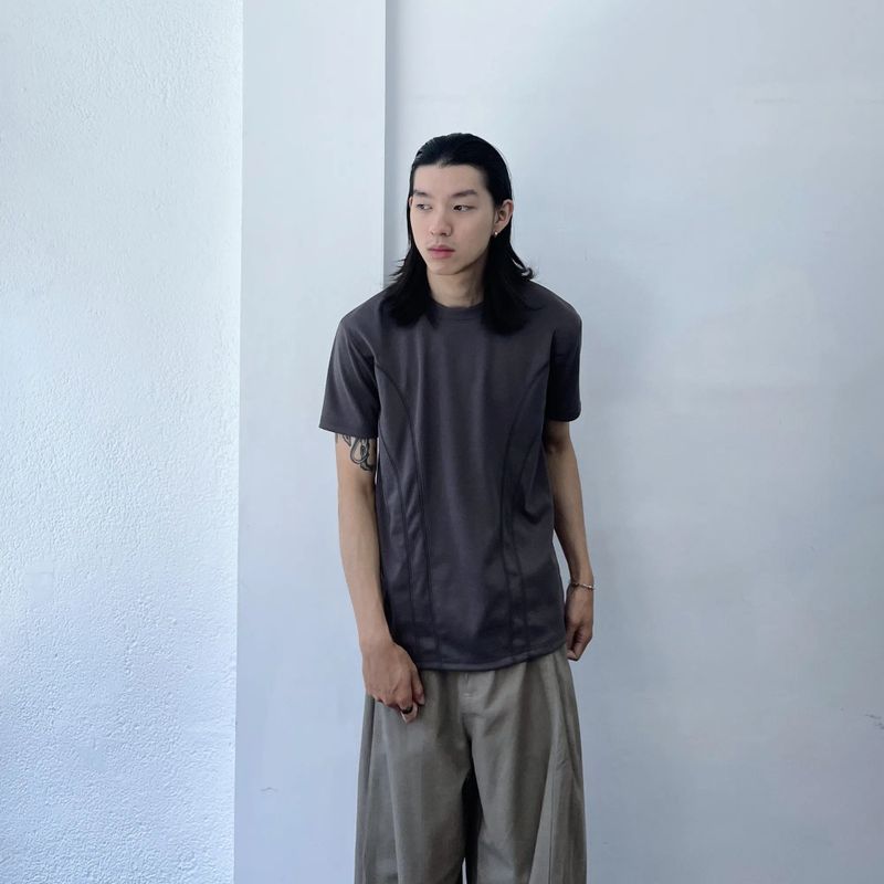 Articulated Seam Fitted Tee