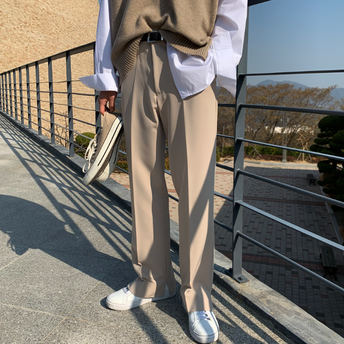 702 Eau de Slacks
