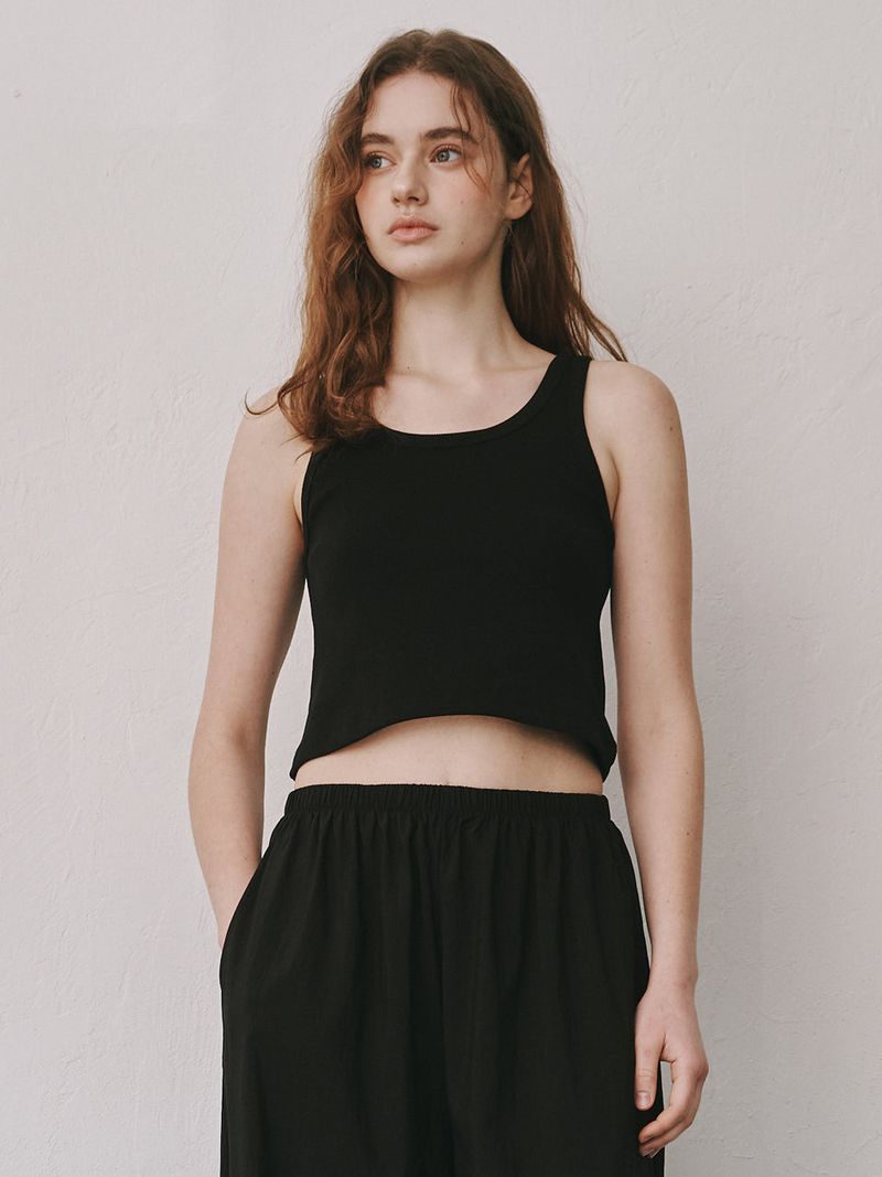 PLAT DU JOUR(プラドゥジュール)の「Round sleeveless (Black)(Tops)」