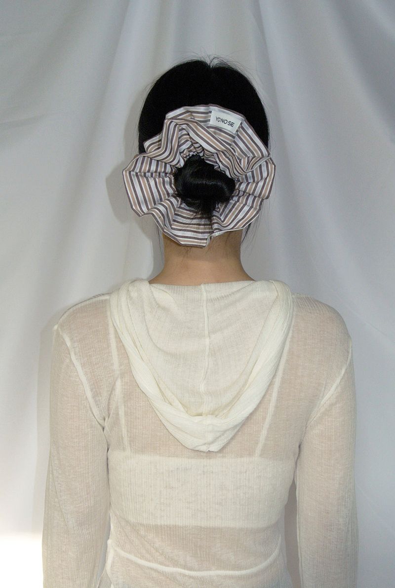 PETAL STRIPE SCRUNCH / BEIGE