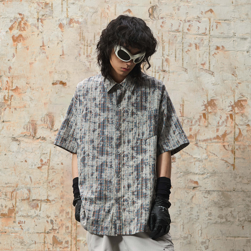 RELABEL（リレーベル）の「RELABEL 24SS ウォッシュド＆ディストレストスウッシュブループレイドデストロイフリンジ半袖シャツ（トップス）」