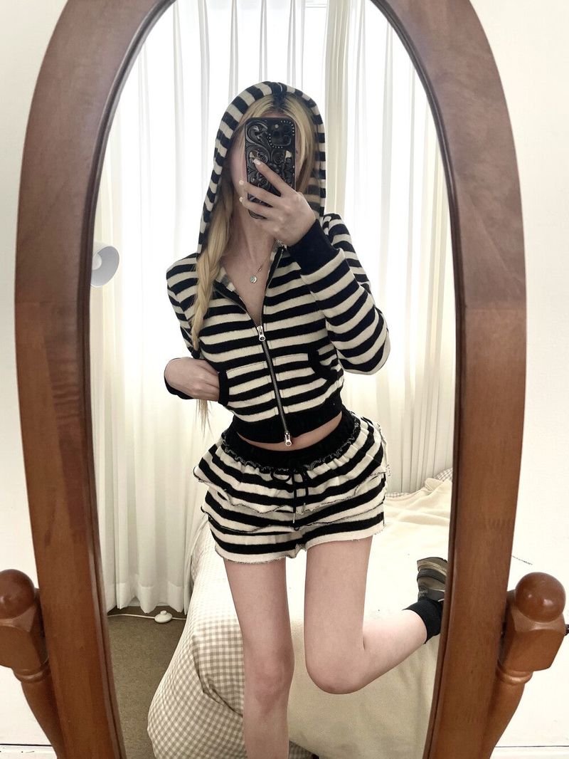 1476. Love stripe crop hood zip-up (2color)