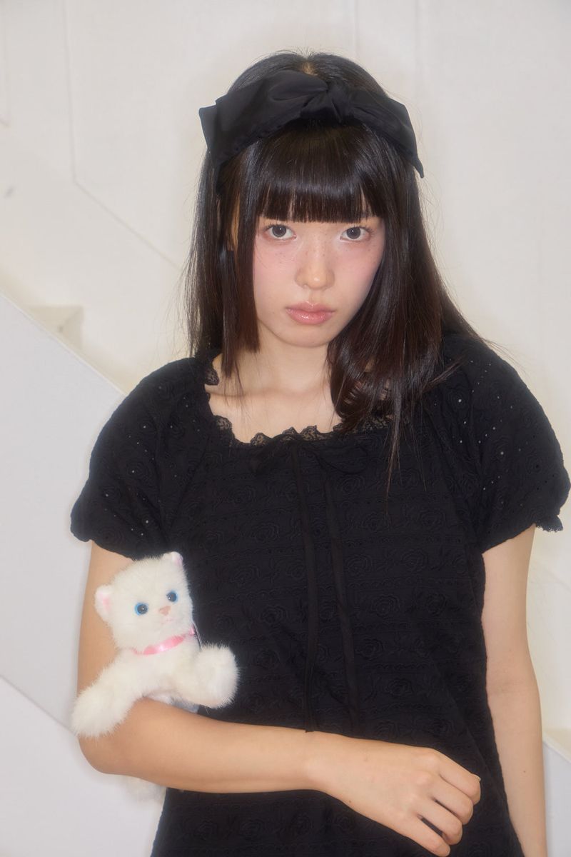 SHAKIRI（シャキリ）の「NANA LACE PUFF BLOUSE (BLACK)（Tops）」