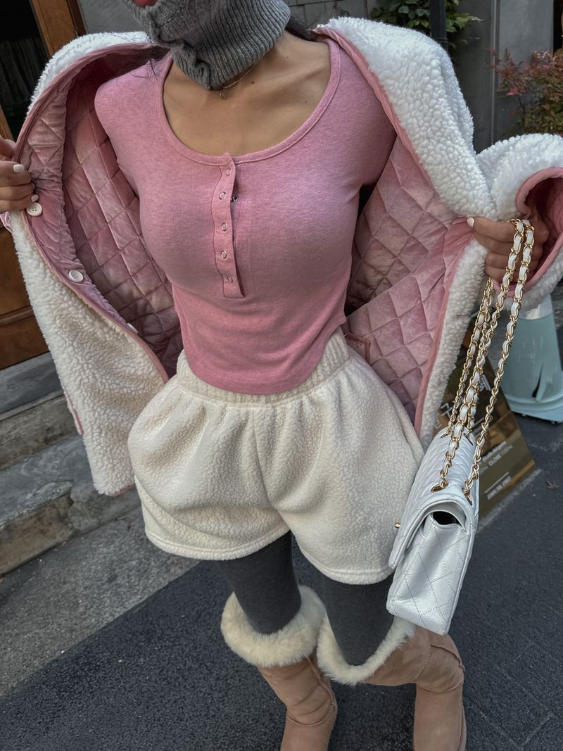 long-sleeved shirt with a U-neck