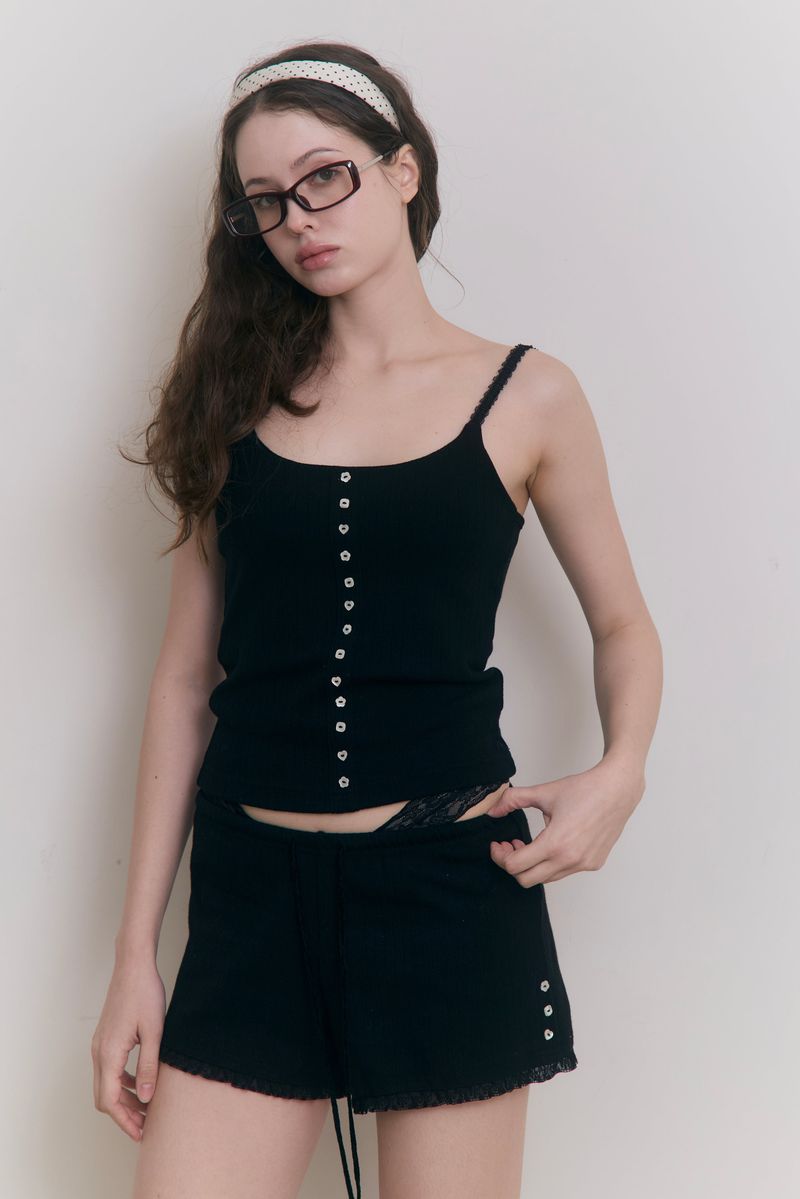 Roseanne(ロザンヌ)の「Sweet Dreams Button Cami Top (Black)(Tops)」