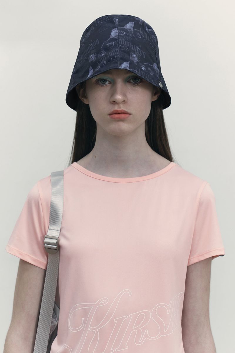 REVERSIBLE GRAPHIC BUCKET HAT [BLACK]