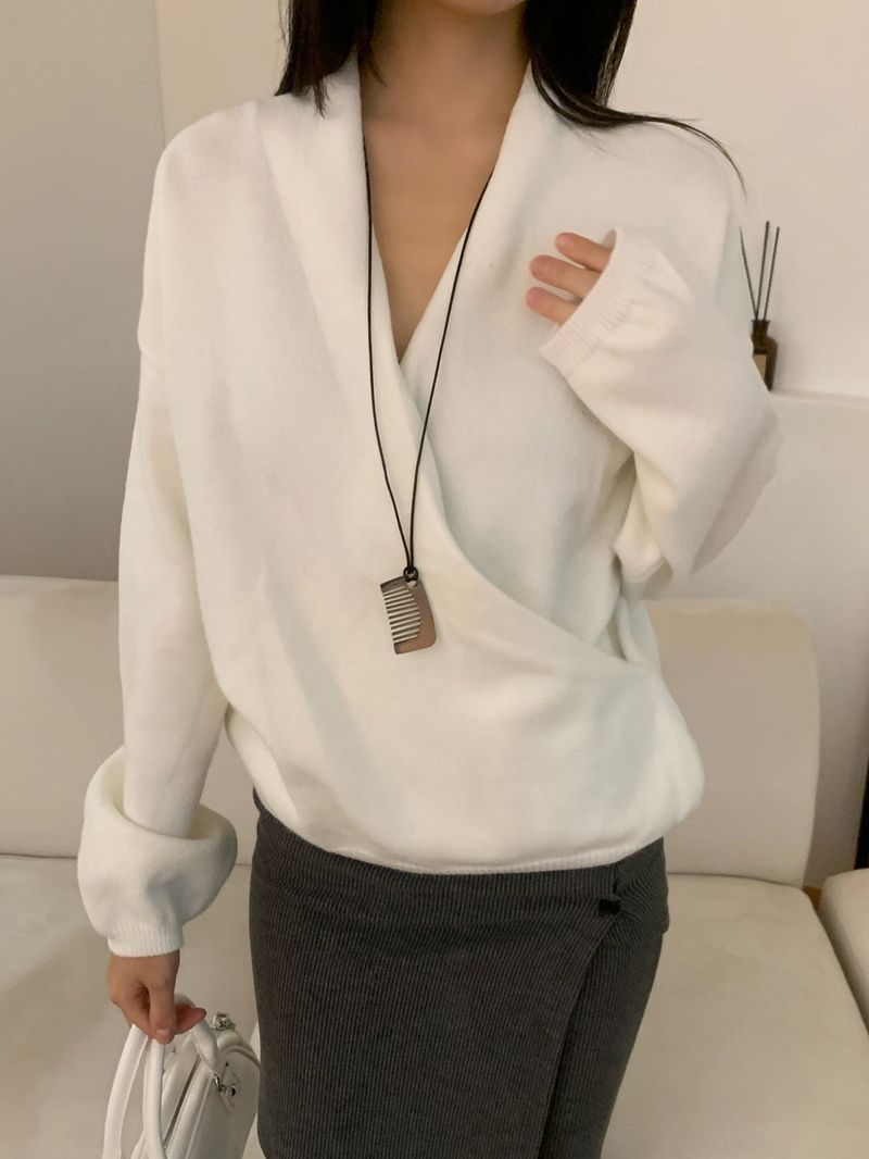 Melli Loose-Fit Wrap V-Neck Hidden Snap Knit Top