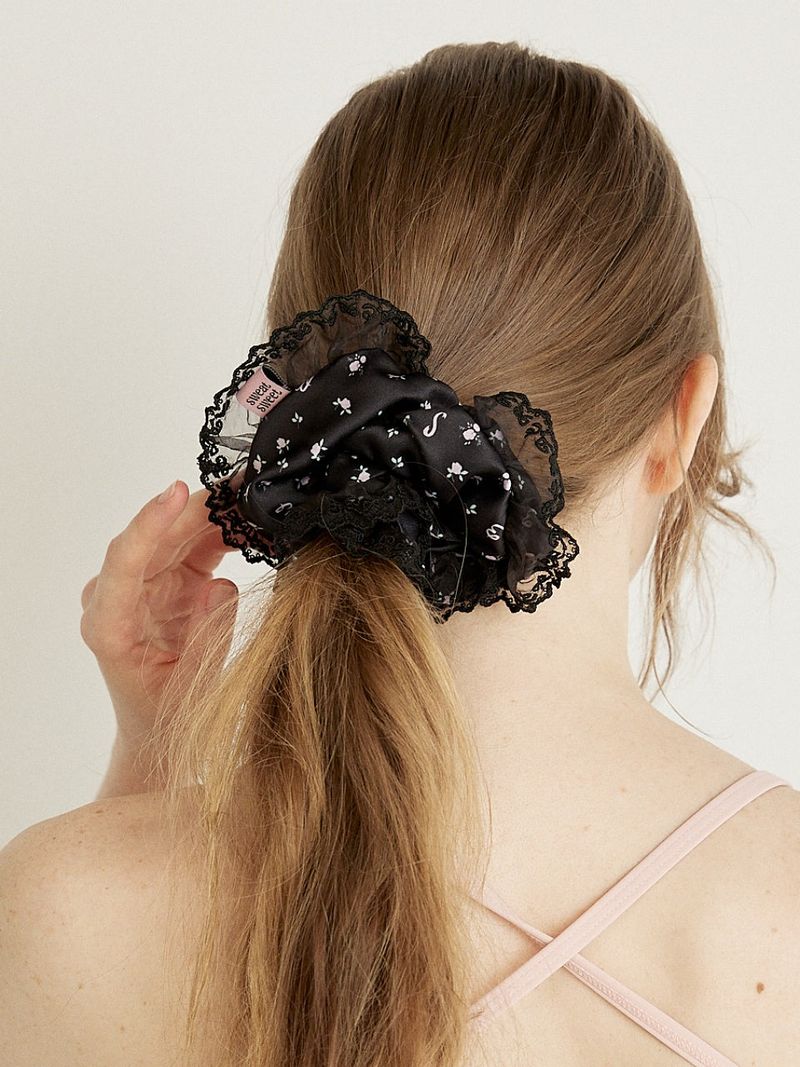 BIG LACE SCRUNCHIE - BLACK