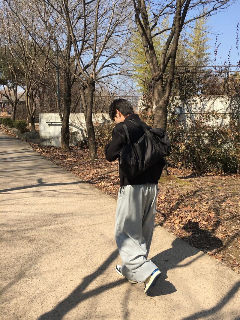 08 Basic Pintuck Wide Sweatpants 4C