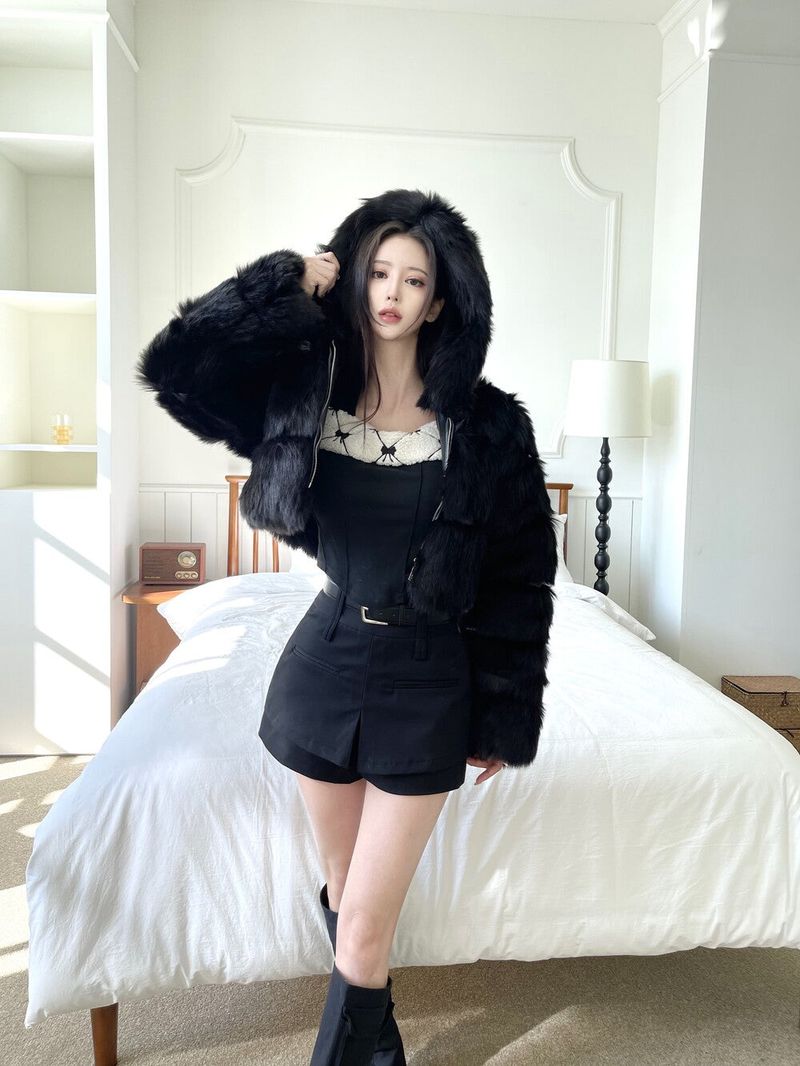 Seow（ソウ）の「[Only Seow] 1107. Big hood fur crop jk (3color)（Tops）」