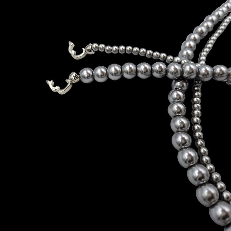 Double Layered Middle Pearl Necklace