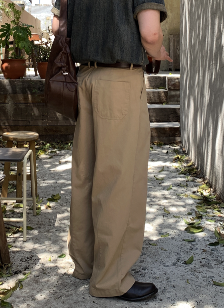Look Mallet Classic Two-Tuck Cotton Wide Pants