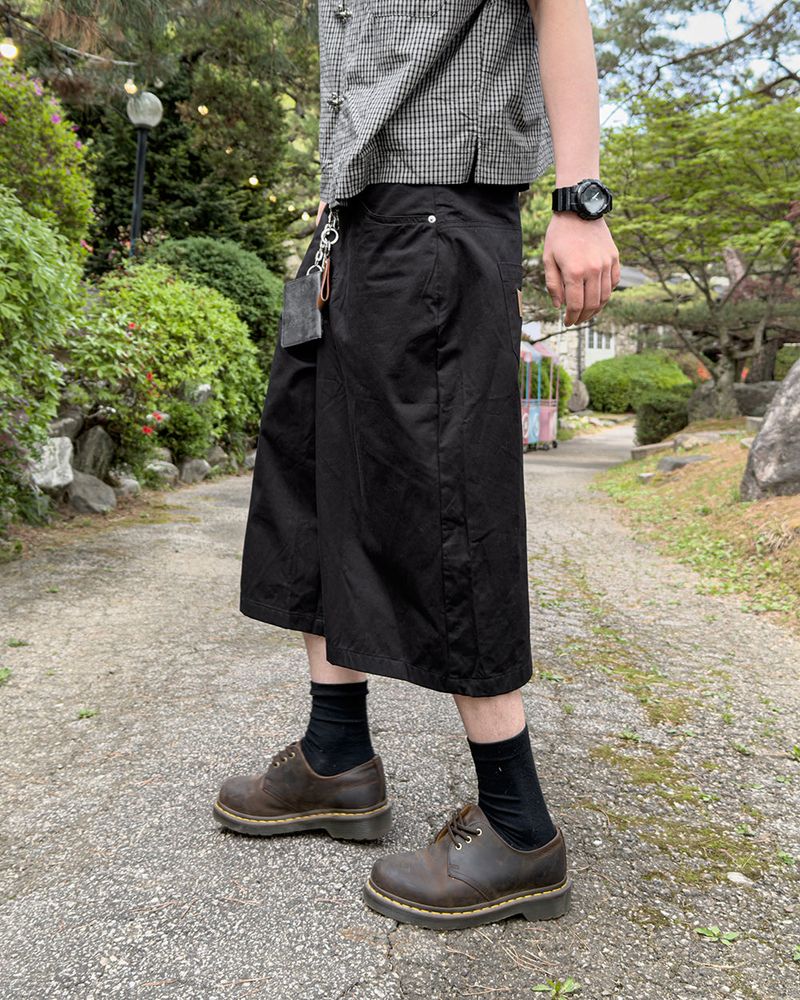 Varon Patch Strap Bermuda Pants