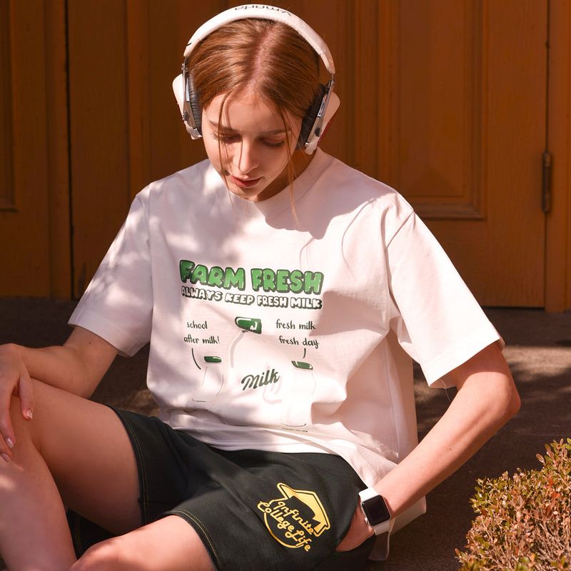 CONCEPT COLLEGE（コンセプトカレッジ）の「Fresh milk crew neck Unisex T-shirt（Tops）」