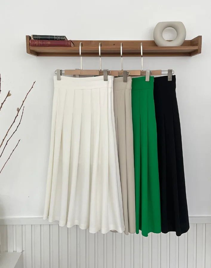 Envo Stretch Pleated Long Skirt