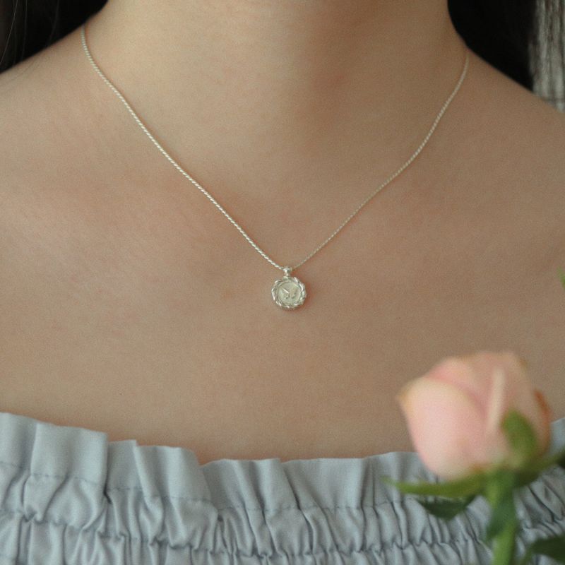 【MADE】 Butterfly signet necklace