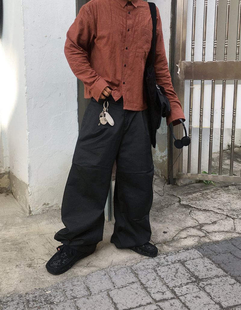 HOLY IN CODE（ホーリーインコード）の「No.1386 carbon coating wide PT（Pants）」
