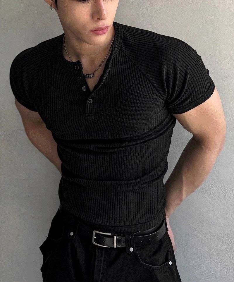 Muscle Fit Henry Neck Short-Sleeved Knitwear