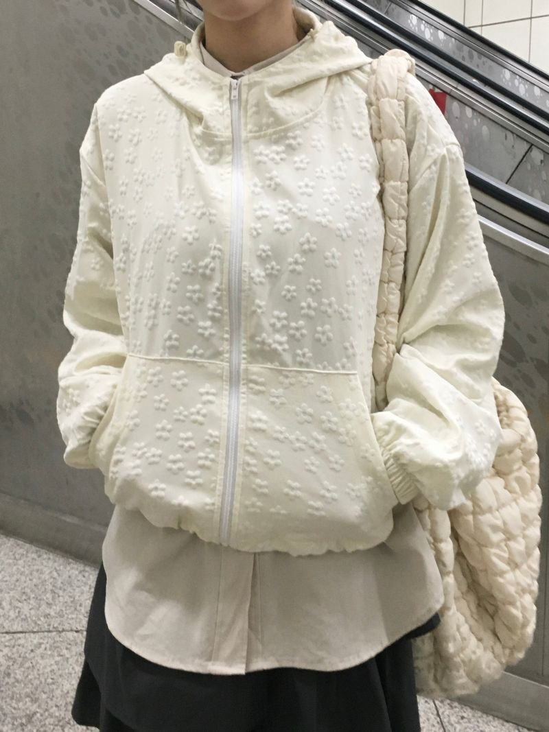 Mini Zan Flower Embossed Crop Hoodie (6c)