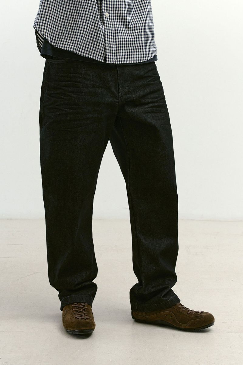 3D Fit Embossed Denim Pants (Black)