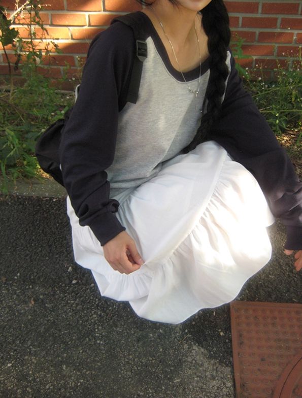 Tran Off-Shoulder Raglan Sweatshirt