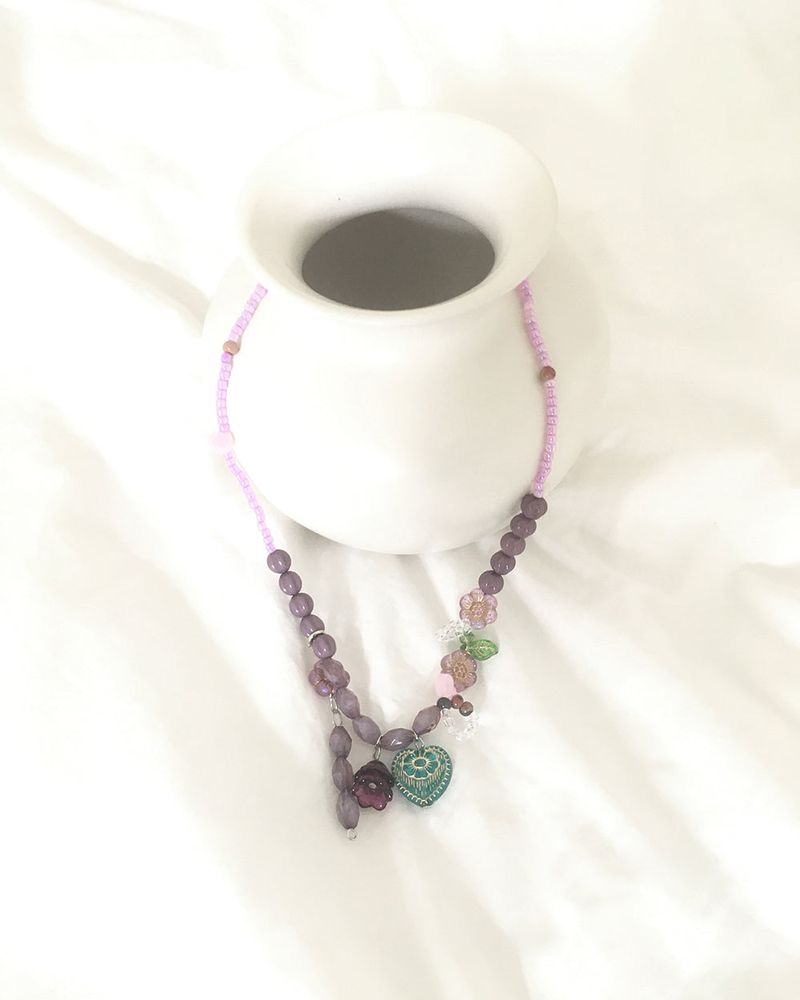 WONDER WONDER(ワンダーワンダー)の「Hining Heart Pendant Flower Beads Necklace(Accessories)」