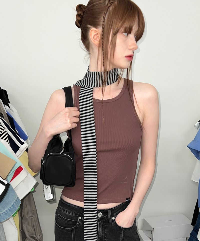 ZIZEMUSEUM（ジゼミュージアム）の「ZIZE SLEEVELESS (BROWN)（Tops）」
