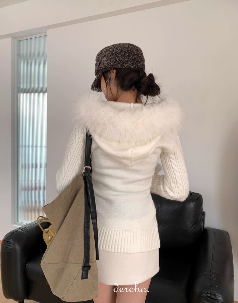Snow Buddy Hood Twisted Knitwear