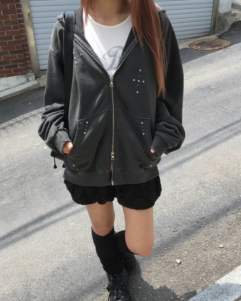 Pigment stud hood jumper