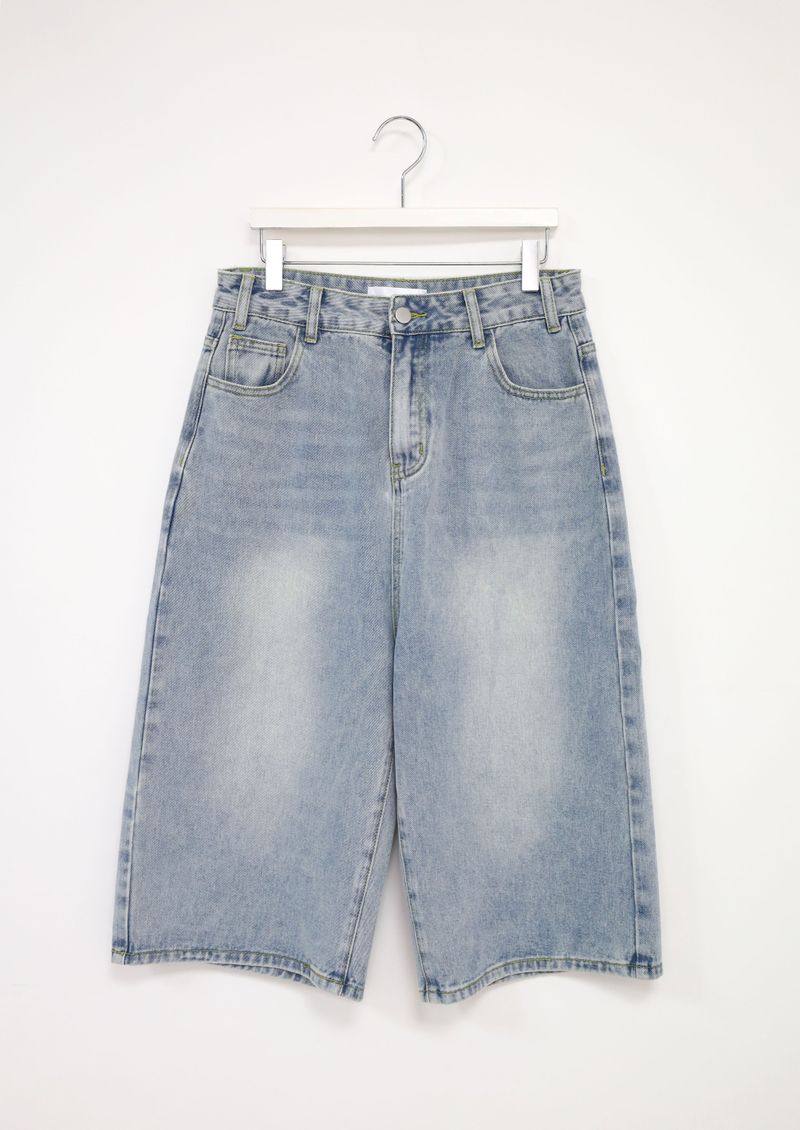 Snug Bermuda pants