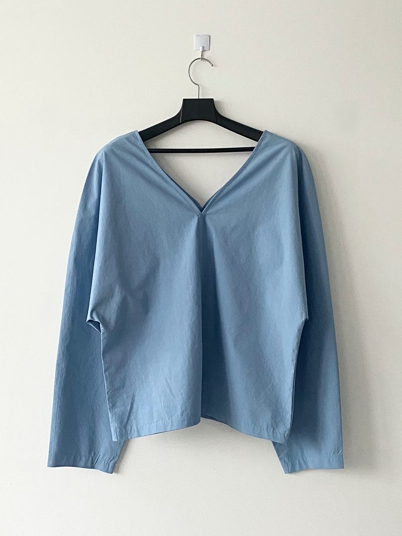 Feminine v-neck shirt