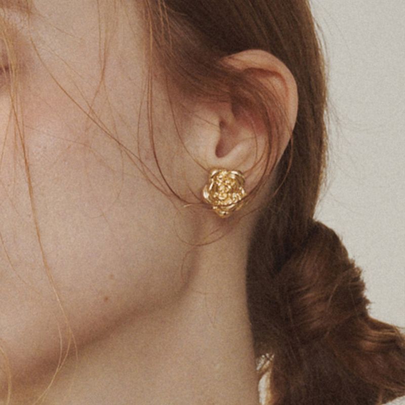 Melly&Rose（メリーアンドローズ）の「シグネチャーローズピアス（アクセサリー）」