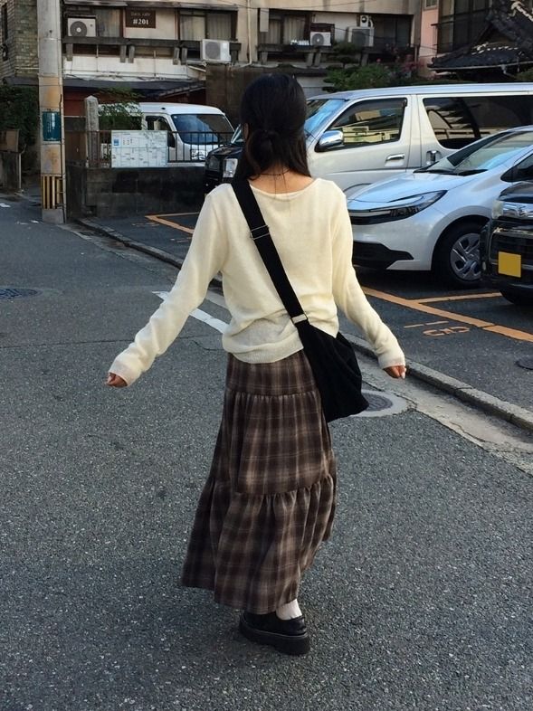Oshi Mohair Loose-Fit Deep V-Neck Knit
