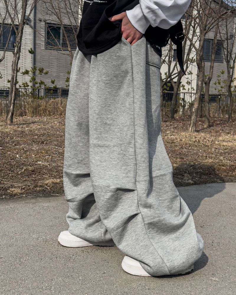 JIIGEUM（ジグム）の「グレースツータックスウェットパンツ（パンツ）」