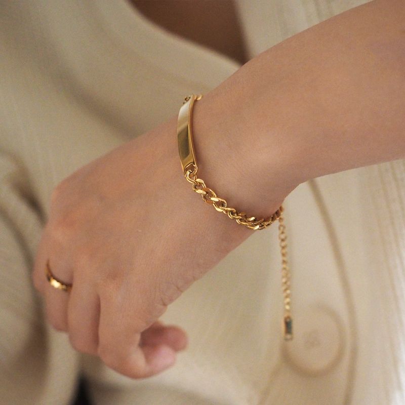 éclater（エクラテ）の「Alison Tag Bracelet（Accessories）」