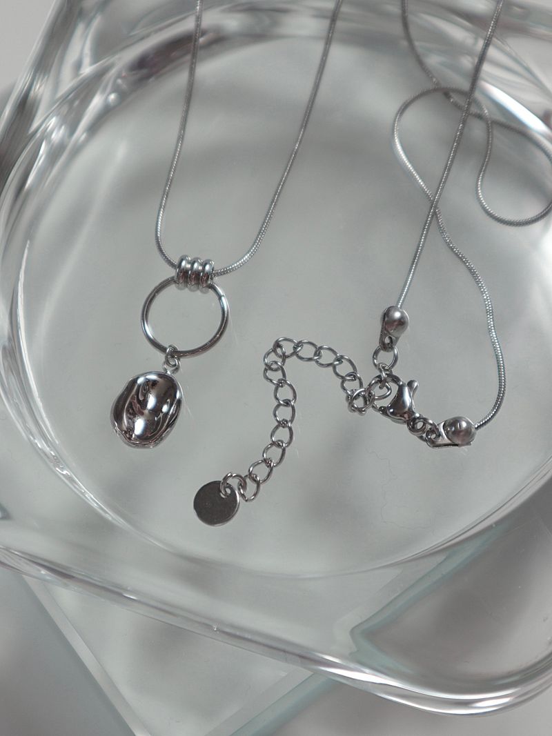 object ring point necklace
