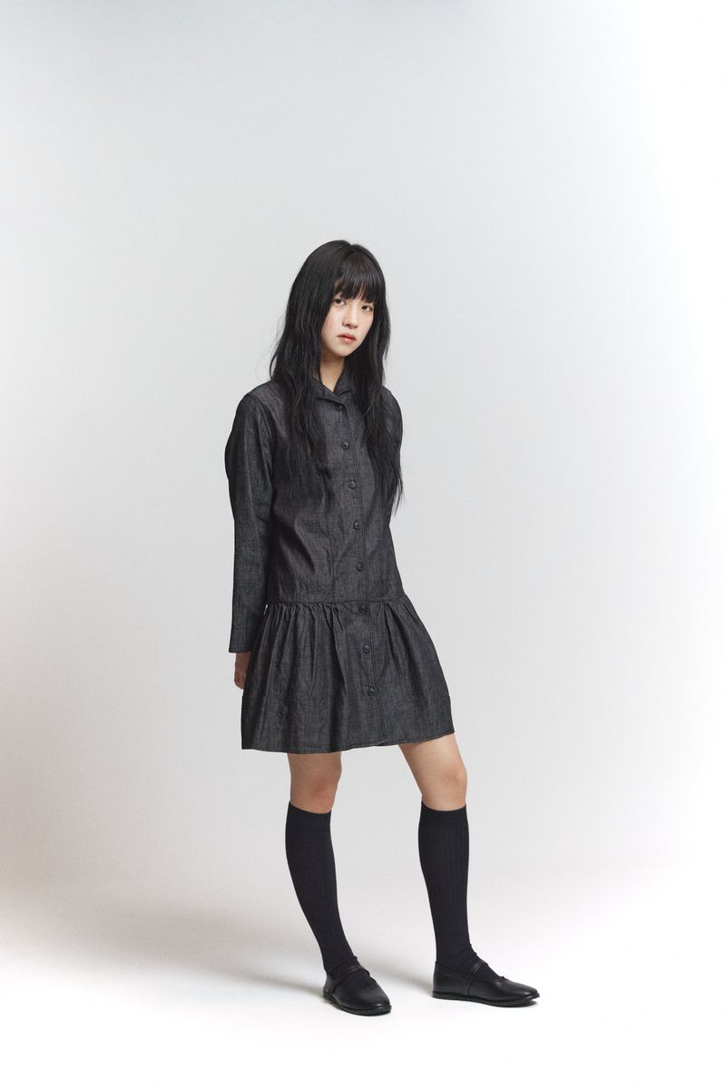 Frill shirt ops / Black jeans